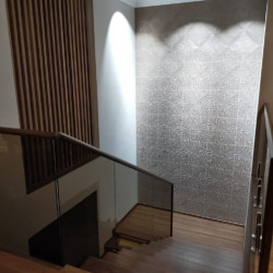 Реечная панель на стену из дерева