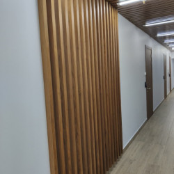 Зонирование деревянными рейками