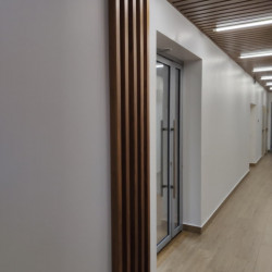 Панель из реек на стену