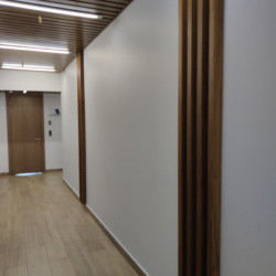 Панель под деревянные рейки